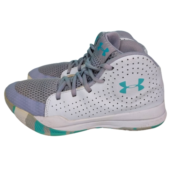 Under Armour Jet 2019 GS, youth size 5.5, grey and white - Picture 2 of 8